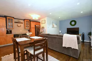 18 Glen Hollow Dr, Holtsville, NY 11742 - Photo 7