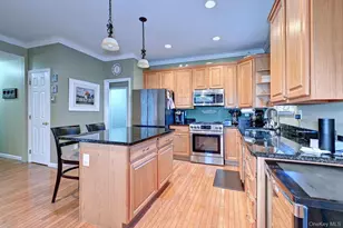 410 Mystic Way, Bay Shore, NY 11706 - Photo 15