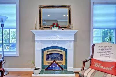 410 Mystic Way, Bay Shore, NY 11706 - Photo 9