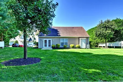 410 Mystic Way, Bay Shore, NY 11706 - Photo 37