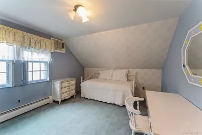 596 Foch Boulevard, Williston Park, NY 11596 - Photo 19