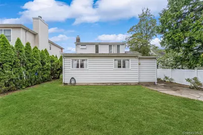 596 Foch Boulevard, Williston Park, NY 11596 - Photo 27