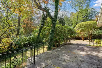 62 The Hemlocks, Roslyn, NY 11576 - Photo 21