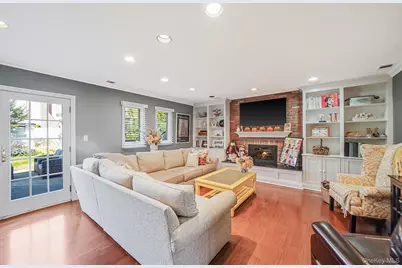 4000 Greentree Drive, Oceanside, NY 11572 - Photo 13