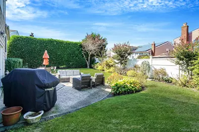 4000 Greentree Drive, Oceanside, NY 11572 - Photo 33