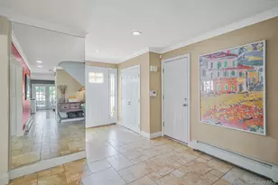 4000 Greentree Dr, Oceanside, NY 11572 - Photo 5