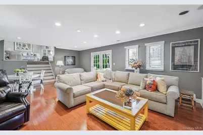 4000 Greentree Drive, Oceanside, NY 11572 - Photo 11