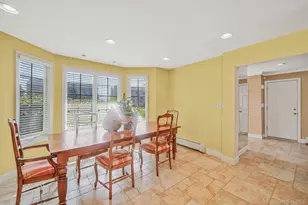 4000 Greentree Dr, Oceanside, NY 11572 - Photo 7