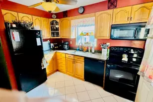 404 Kensington Ct, Copiague, NY 11726 - Photo 9