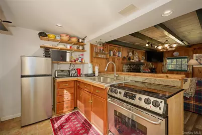 356 Rossway Road, Pleasant Valley, NY 12569 - Photo 39