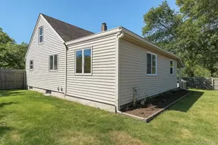 171 Stanley Dr, Centereach, NY 11720 - Photo 3