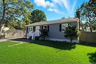 36 Flintlock Dr, Shirley, NY 11967 - Photo 3