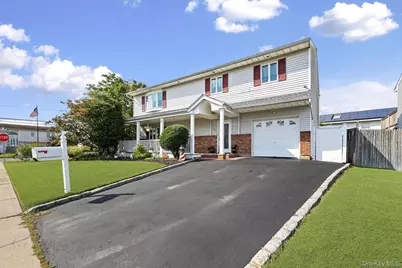 769 Bay Place, Lindenhurst, NY 11757 - Photo 27