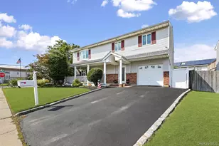 769 Bay Pl, Lindenhurst, NY 11757 - Photo 27