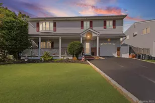 769 Bay Pl, Lindenhurst, NY 11757 - Photo 13