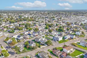 769 Bay Pl, Lindenhurst, NY 11757 - Photo 31