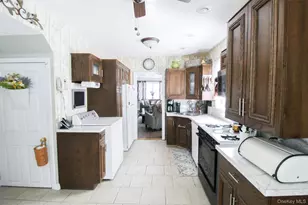 3221 Giegerich Pl, Bronx, NY 10465 - Photo 15