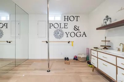 77 Hillcrest Avenue, Southampton, NY 11968 - Photo 11