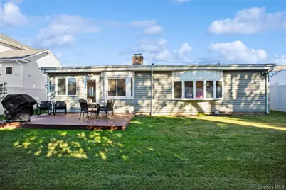 110 Hampton Way, Merrick, NY 11566 - Photo 21