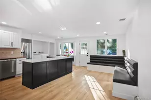 110 Hampton Way, Merrick, NY 11566 - Photo 11