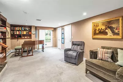 36 Burton Avenue, Plainview, NY 11803 - Photo 11