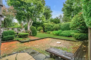 36 Burton Ave, Plainview, NY 11803 - Photo 23