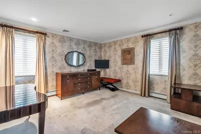 36 Burton Avenue, Plainview, NY 11803 - Photo 15