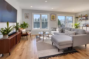 360 Flint St, Greenport, NY 11944 - Photo 5