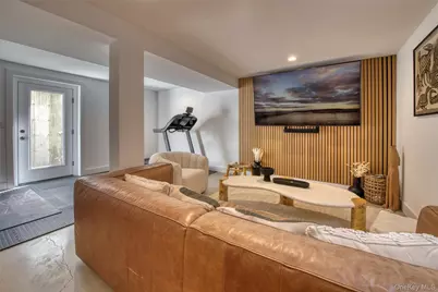 360 Flint Street, Greenport, NY 11944 - Photo 15