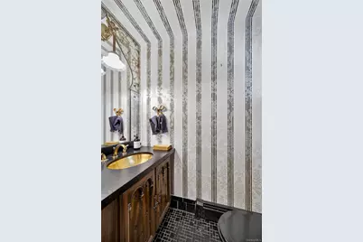 73 Reed Drive, Roslyn, NY 11576 - Photo 3