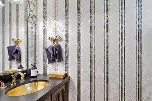 73 Reed Dr, Roslyn, NY 11576 - Photo 3