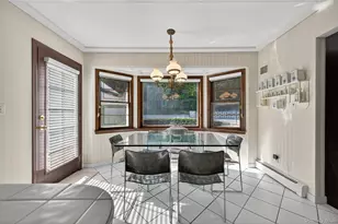 73 Reed Dr, Roslyn, NY 11576 - Photo 9