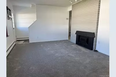 27 Gleaner Lane, Levittown, NY 11756 - Photo 3