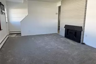 27 Gleaner Ln, Levittown, NY 11756 - Photo 3