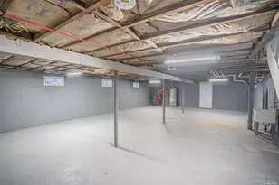 44 Stewart Ave, Garden City, NY 11530 - Photo 15