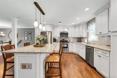 105 Edgewood Ave, Oakdale, NY 11769 - Photo 5