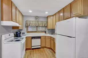 10 Pardam Knoll Dr, Miller Place, NY 11764 - Photo 15