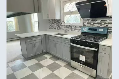 345 Plainfield Avenue, Floral Park, NY 11001 - Photo 5