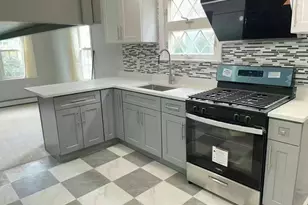 345 Plainfield Ave, Floral Park, NY 11001 - Photo 5