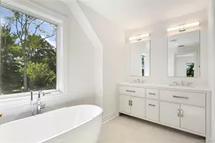 135 South Rd, Westhampton, NY 11977 - Photo 25