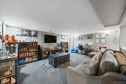 139 Forrest Avenue, Shirley, NY 11967 - Photo 15