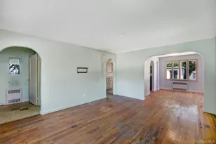 355 Sylvan Ln, Westbury, NY 11590 - Photo 7