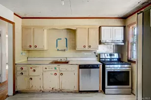 355 Sylvan Ln, Westbury, NY 11590 - Photo 9