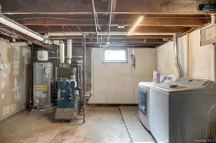 355 Sylvan Ln, Westbury, NY 11590 - Photo 21