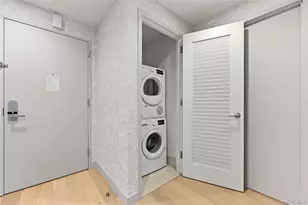 131-01 40th Rd, Flushing, NY 11354 - Photo 17