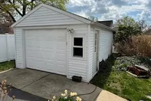 718 Elmwood Rd, West Babylon, NY 11704 - Photo 3