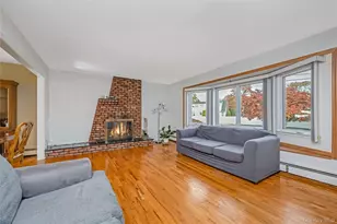 84 White Oak St, Deer Park, NY 11729 - Photo 9