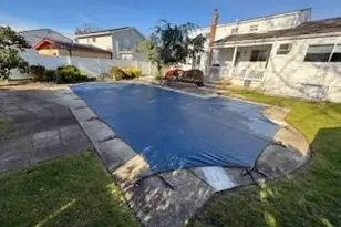 84 White Oak St, Deer Park, NY 11729 - Photo 5