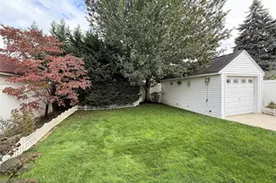 2531 Mount Ave, Oceanside, NY 11572 - Photo 33