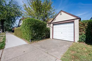 27-19 Murray St, Flushing, NY 11354 - Photo 17